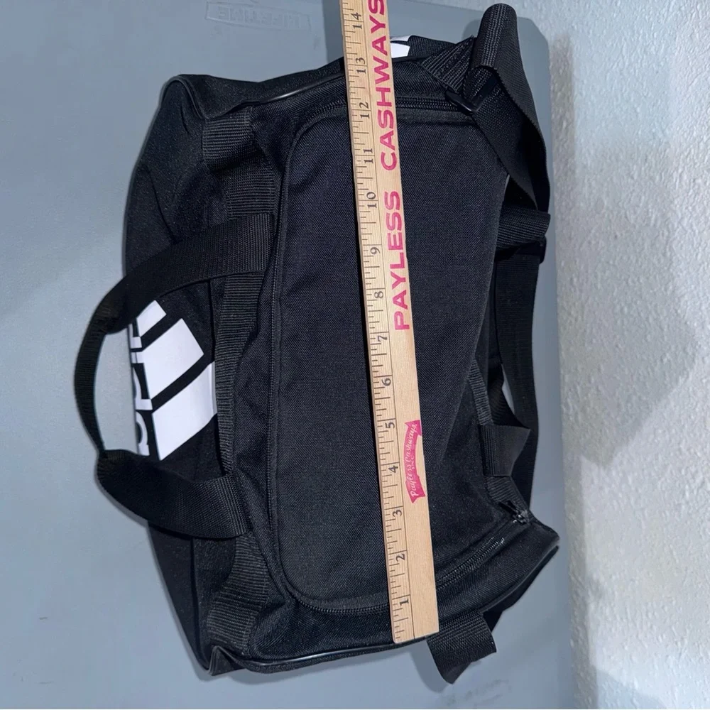 Adidas Duffle Bag. Gym Bag. Size Small/Medium. Very good condition